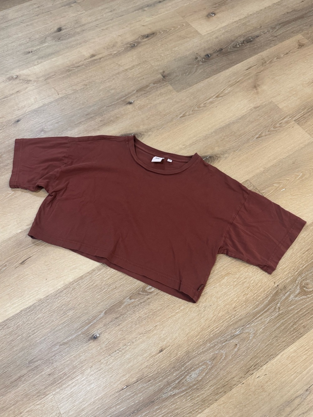 Aritzia TNA Short Sleeve Boxy Cropped T-Shirt Tee Small Maroon 100% Cotton